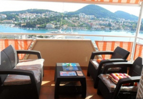 Rooms ANELA with large common tarrace and beautiful sea view